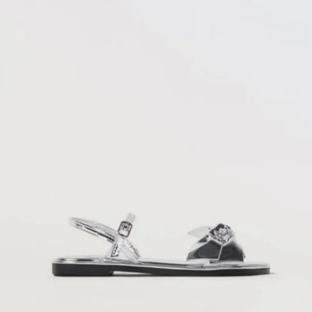 Zara Girls' Mirrored Bow Sandals – Silver Shine - Size 6‎ (Euro 36) - Like New✨